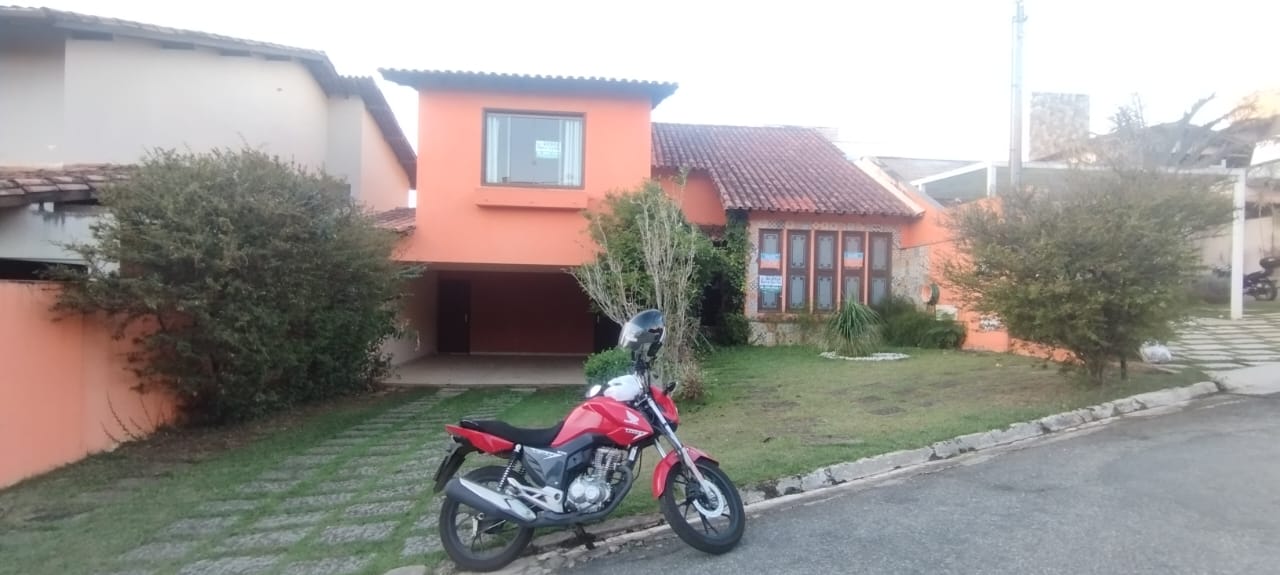 CASA À VENDA NO CONDOMÍNIO ALDEIA DE SAGRESSanta Cecília Imóveis