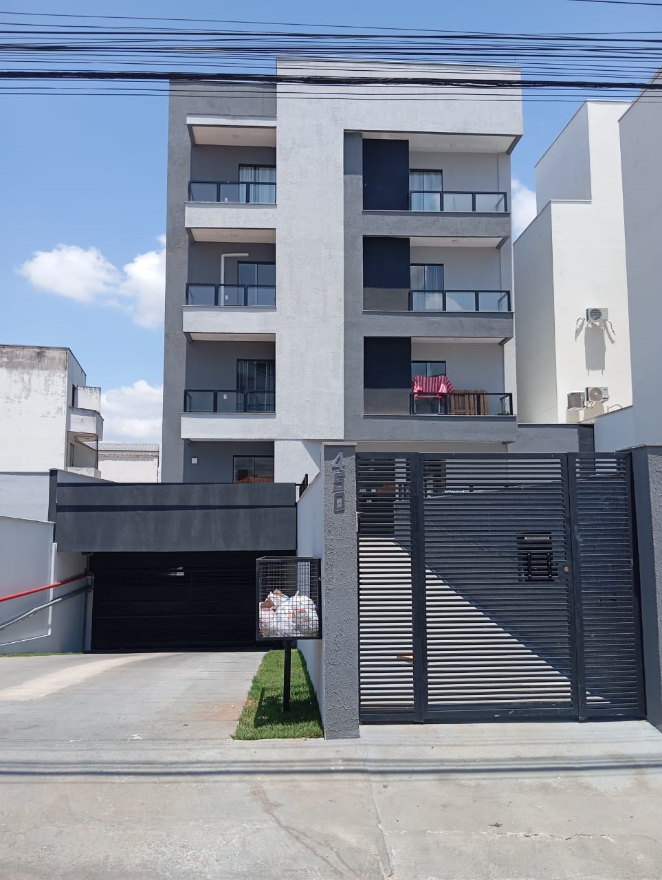 Studio novo à venda bairro Olaria. Santa Cecília Imóveis