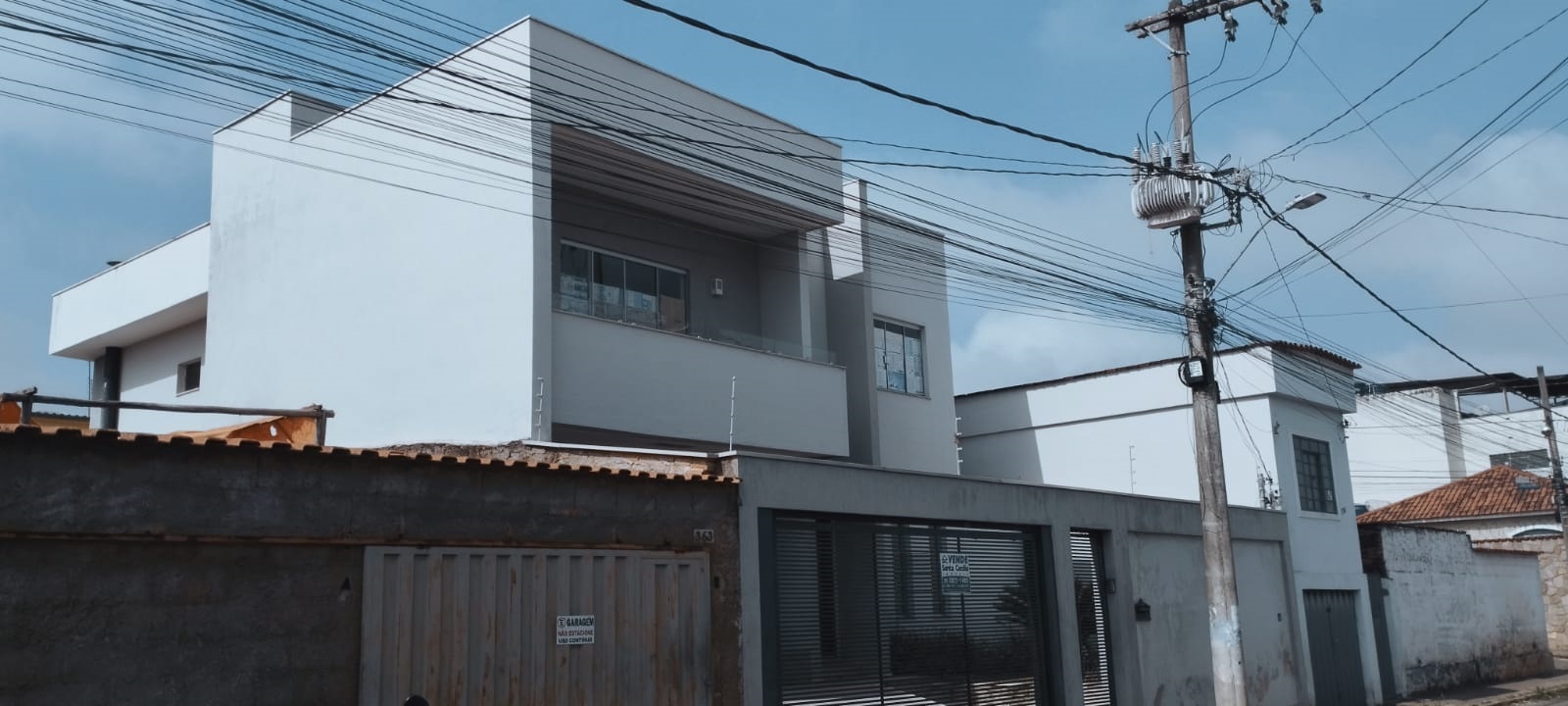 CASA BELÍSSIMA À VENDASanta Cecília Imóveis