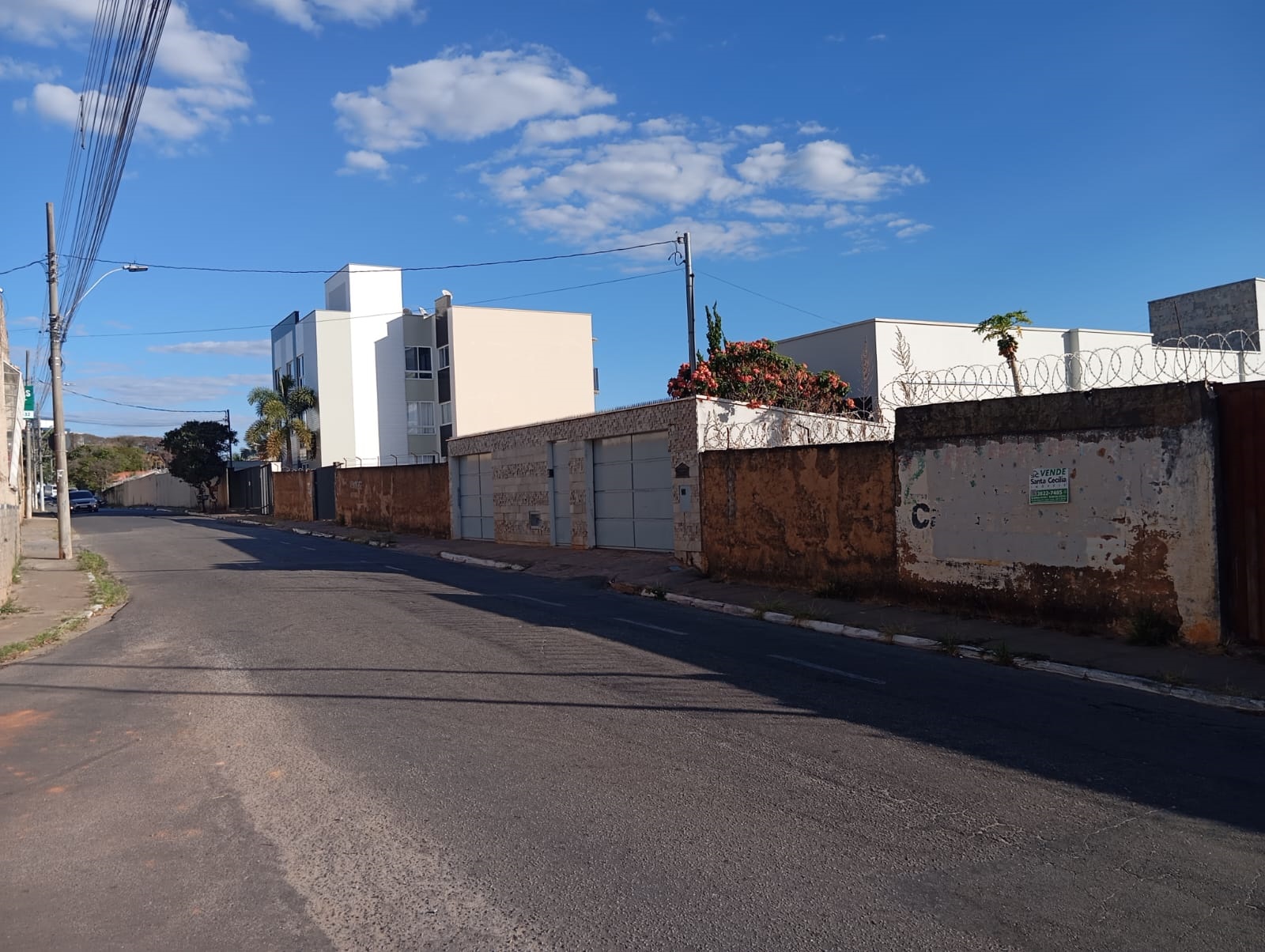 Excelente lote à venda no bairro Jardim Glória.Santa Cecília Imóveis