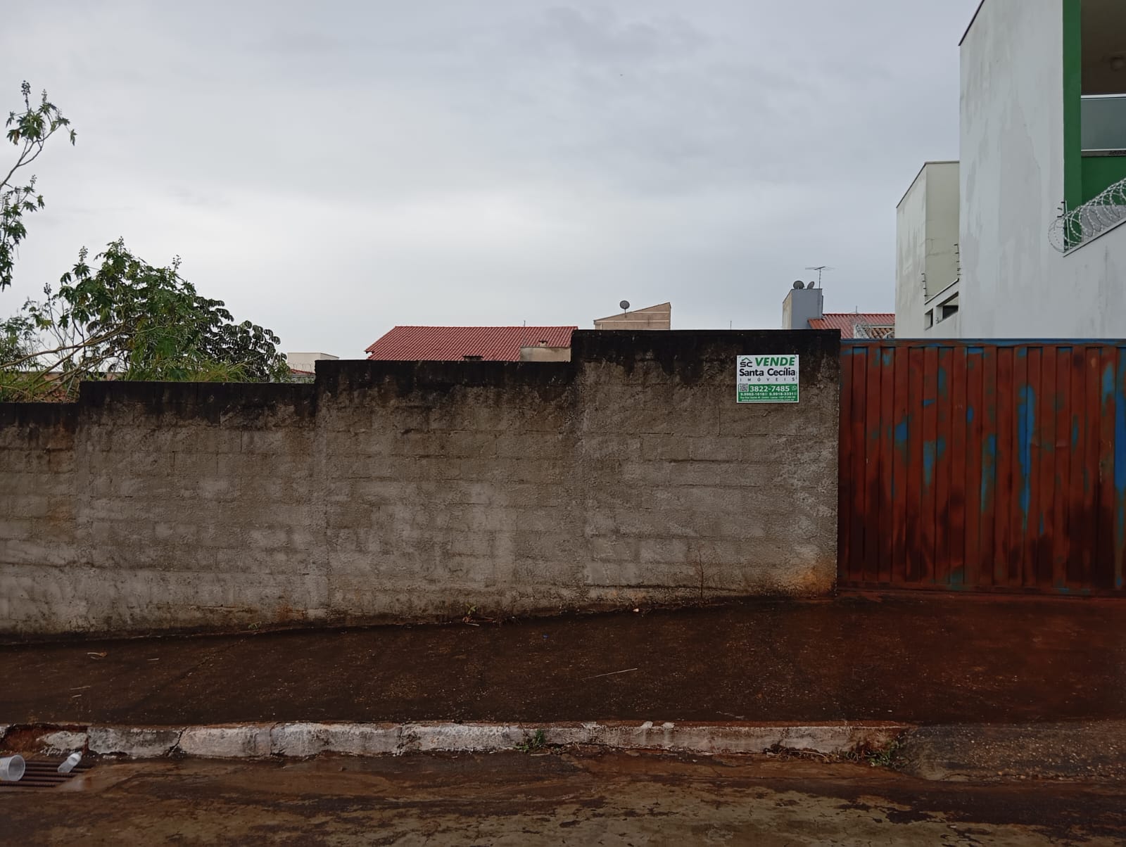 Ouro Verde - Lote murado à venda na Rua principal.Santa Cecília Imóveis