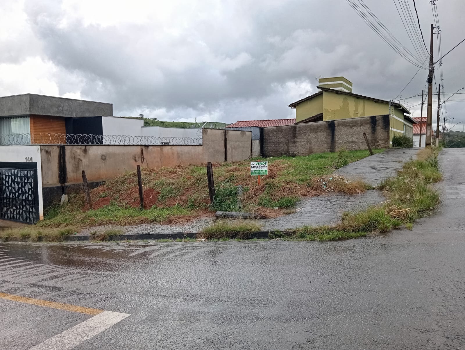 Lote de esquina à venda bairro Morada do Sol II, 200m².Santa Cecília Imóveis