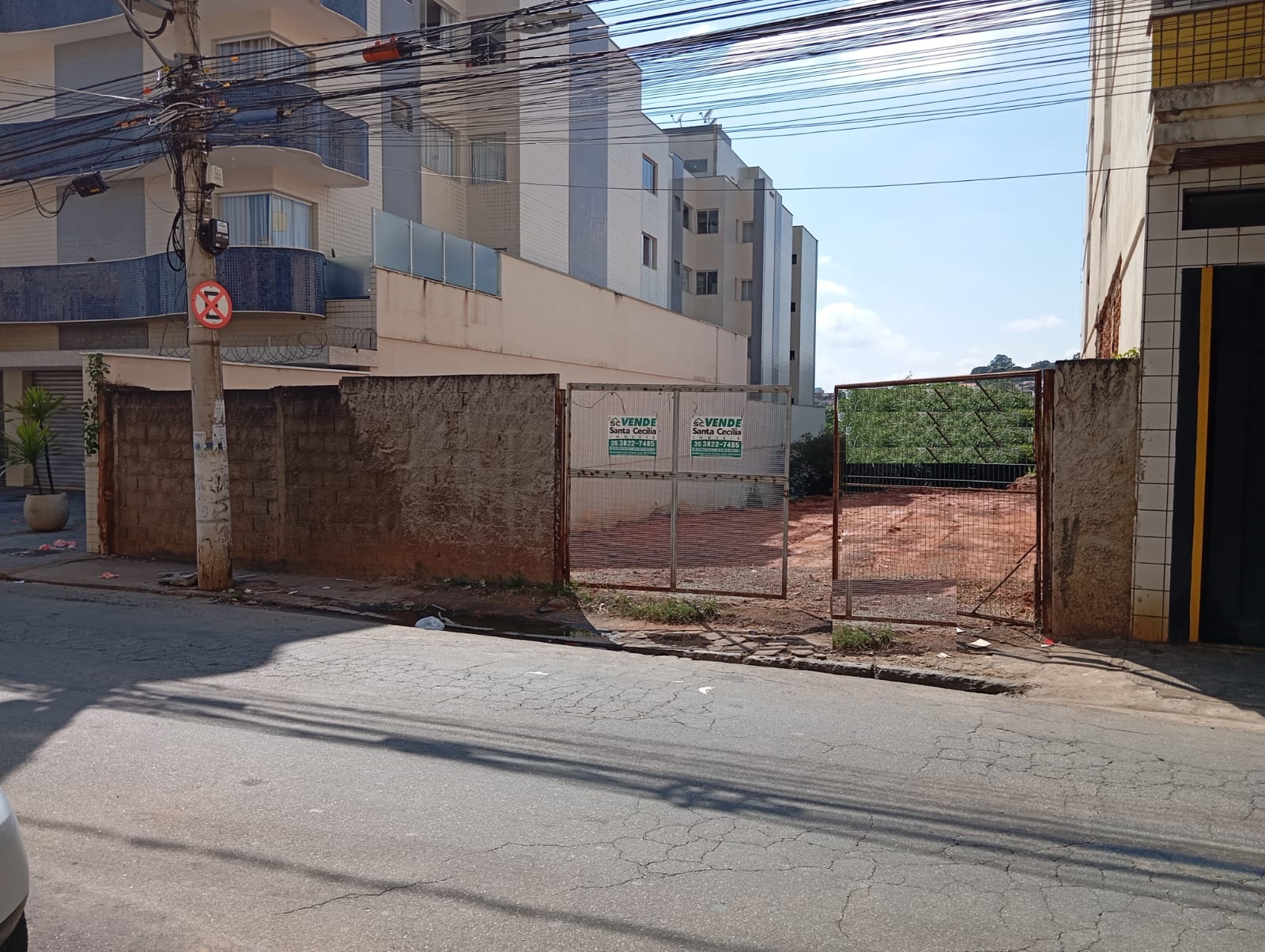 LOTE A VENDA NO CENTRO DE LAVRASSanta Cecília Imóveis