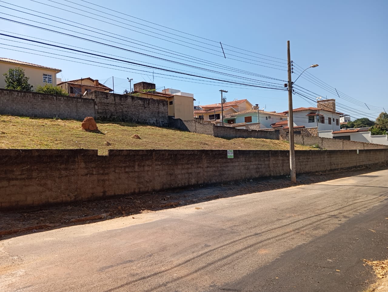 Área à venda em excelente localização - Bairro Arthur Bernardes.Santa Cecília Imóveis