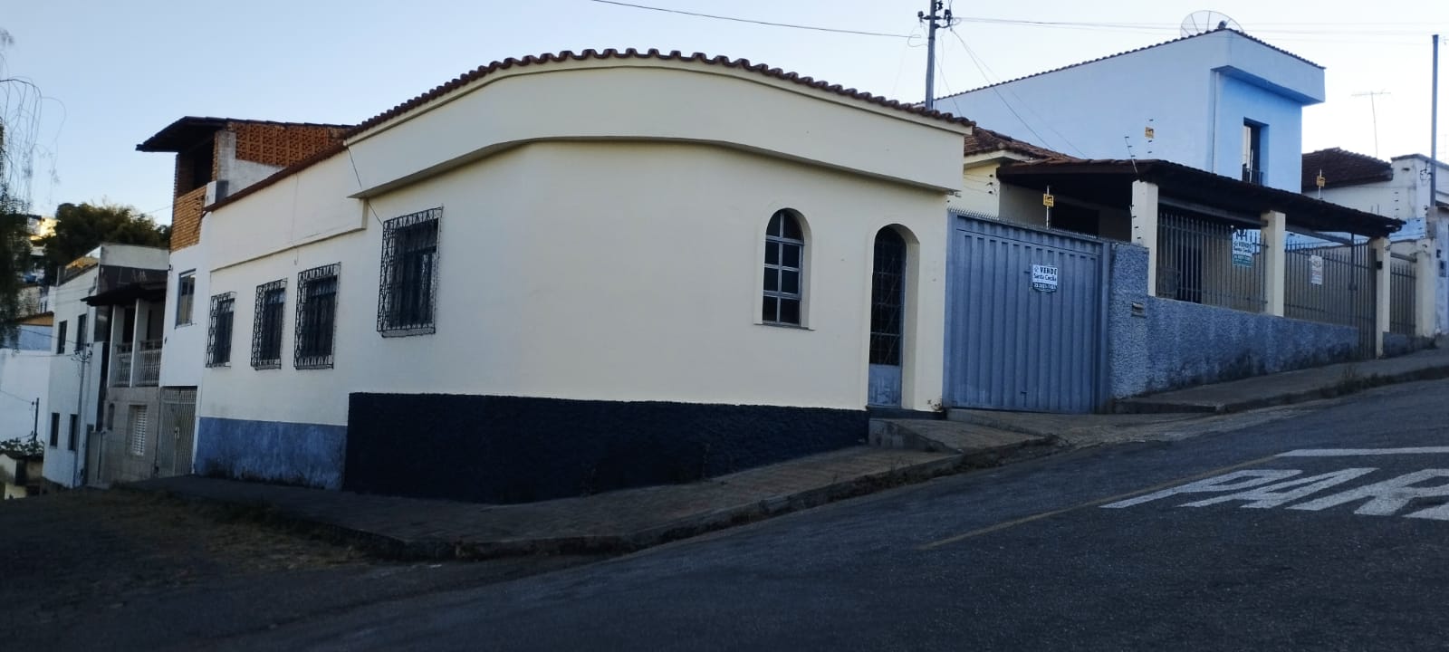 CASA À VENDA NA REGIÃO CENTRAL DE LAVRASSanta Cecília Imóveis
