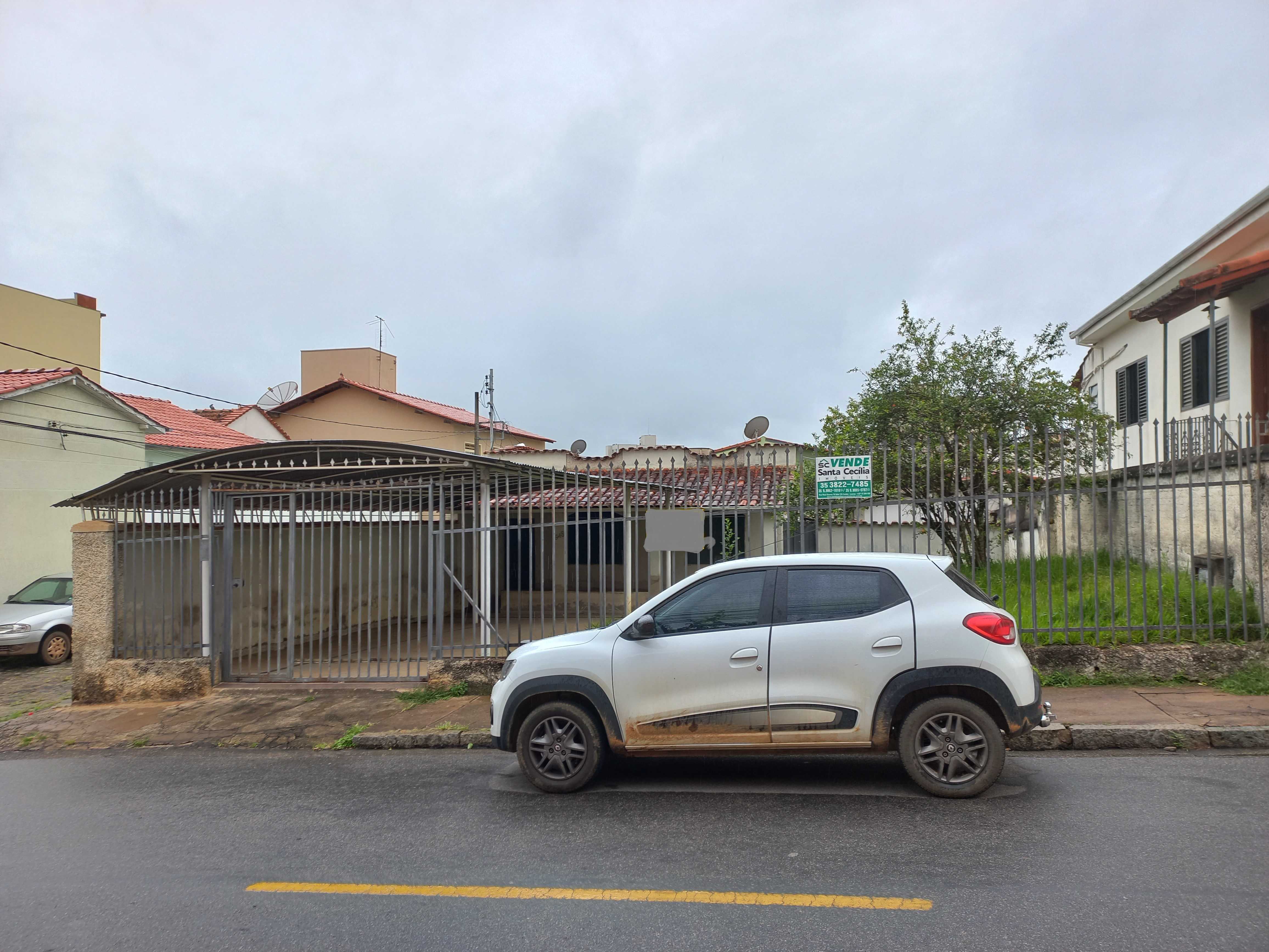 CASA À VENDA NO CENTROSanta Cecília Imóveis