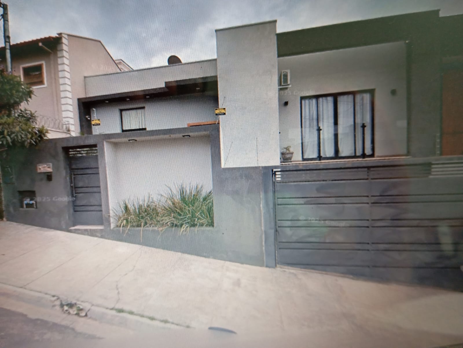 Parque Leste - Casa alto padrão com área gourmet completa. Lote 300m².Santa Cecília Imóveis