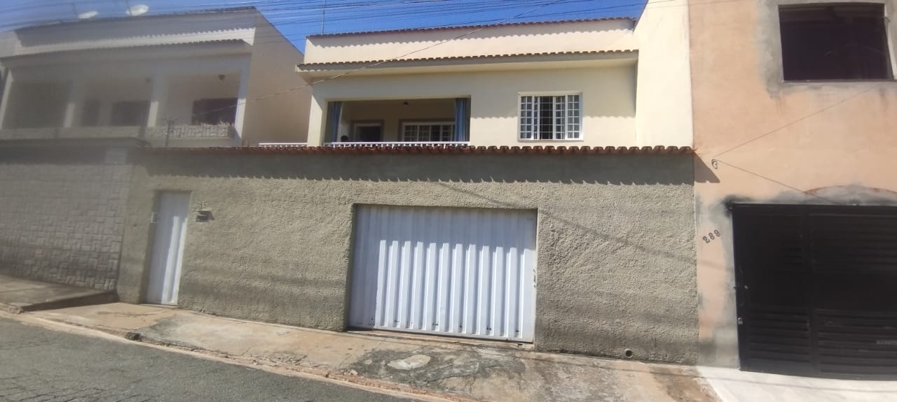 Vila Murad casa à venda com lote de 250m².Santa Cecília Imóveis