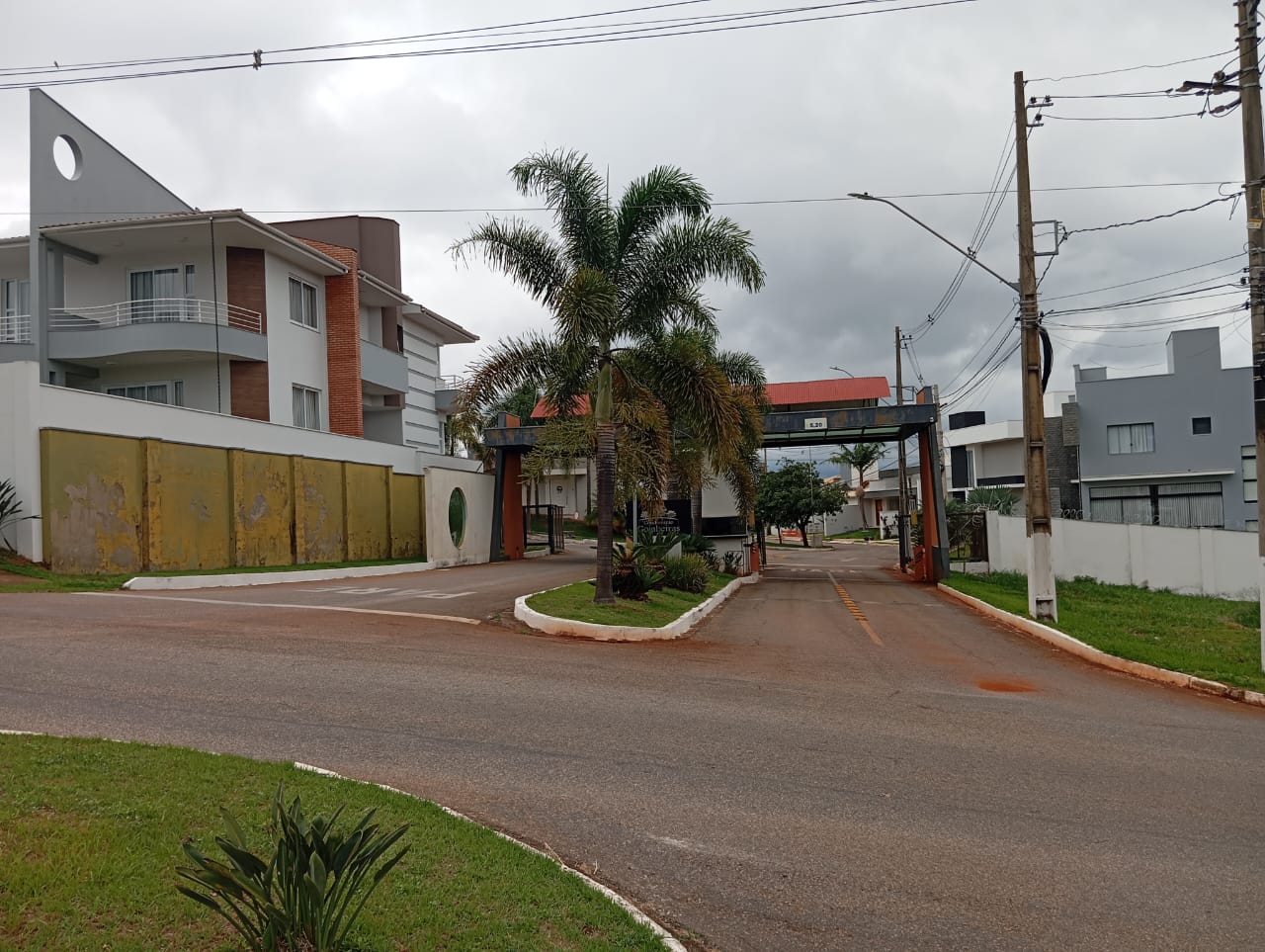 Condomínio Goiabeiras - Lote à venda - 300m².Santa Cecília Imóveis