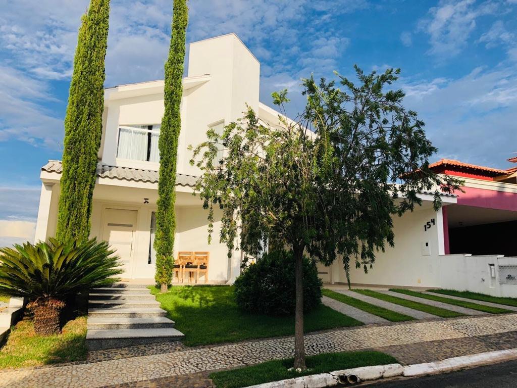 Belíssima Casa à Venda no Condomínio Província de LuccaSanta Cecília Imóveis