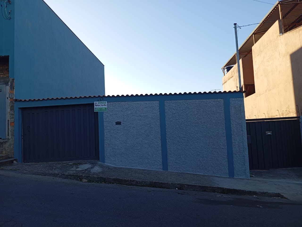 Casa à venda Bairro São Vicente, contendo 1 lote ao lado independente ao lado.Santa Cecília Imóveis