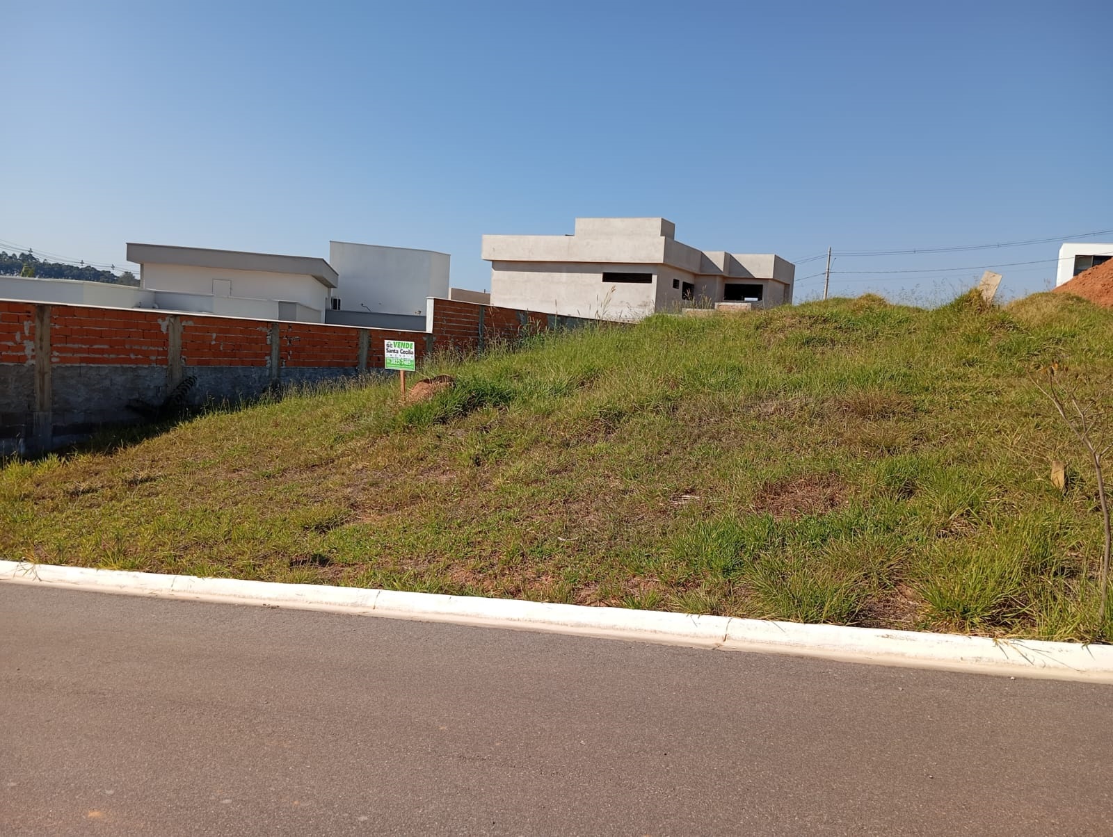 Lavras Parque, lote à venda.Santa Cecília Imóveis