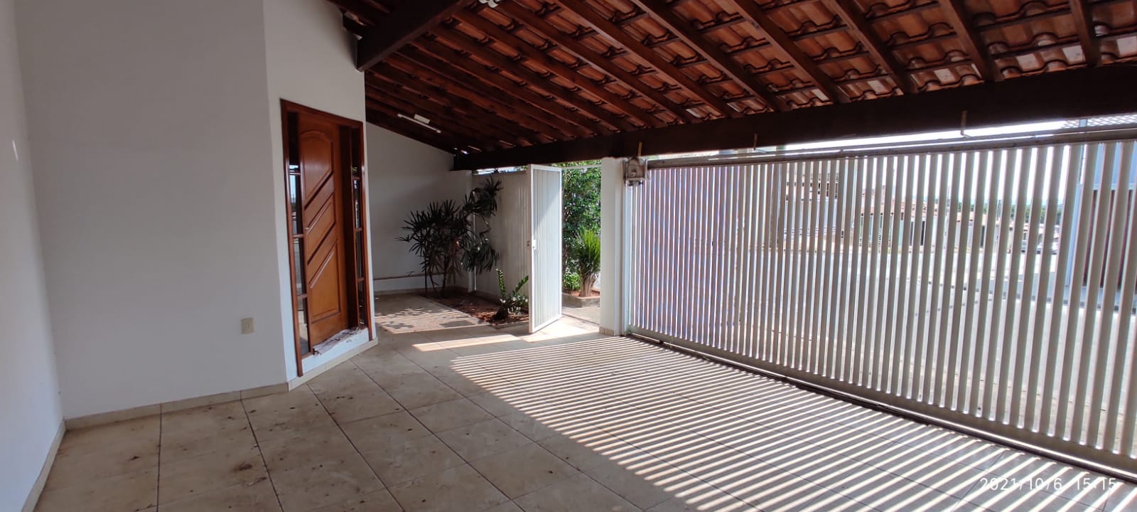 CASA À VENDA NO COLINAS DA SERRASanta Cecília Imóveis