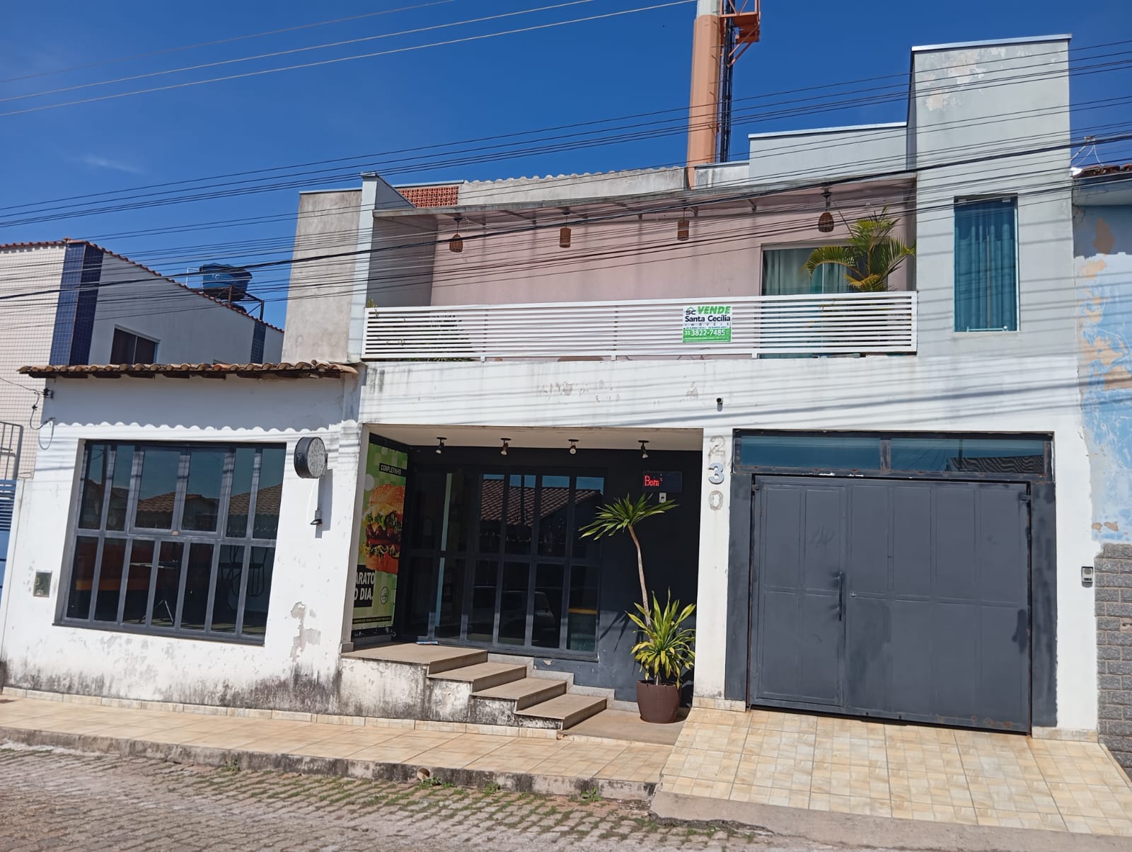 Casa com cômodo de Comércio à venda (Pitangui).Santa Cecília Imóveis