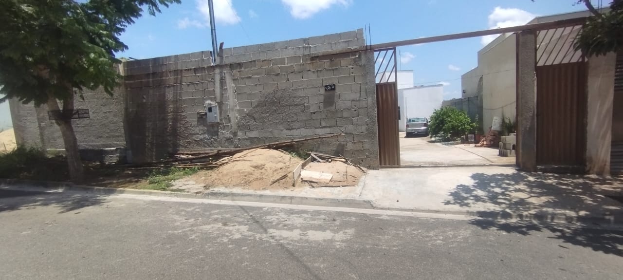 CASA À VENDA NO ALTA VILA BOM JESUSSanta Cecília Imóveis