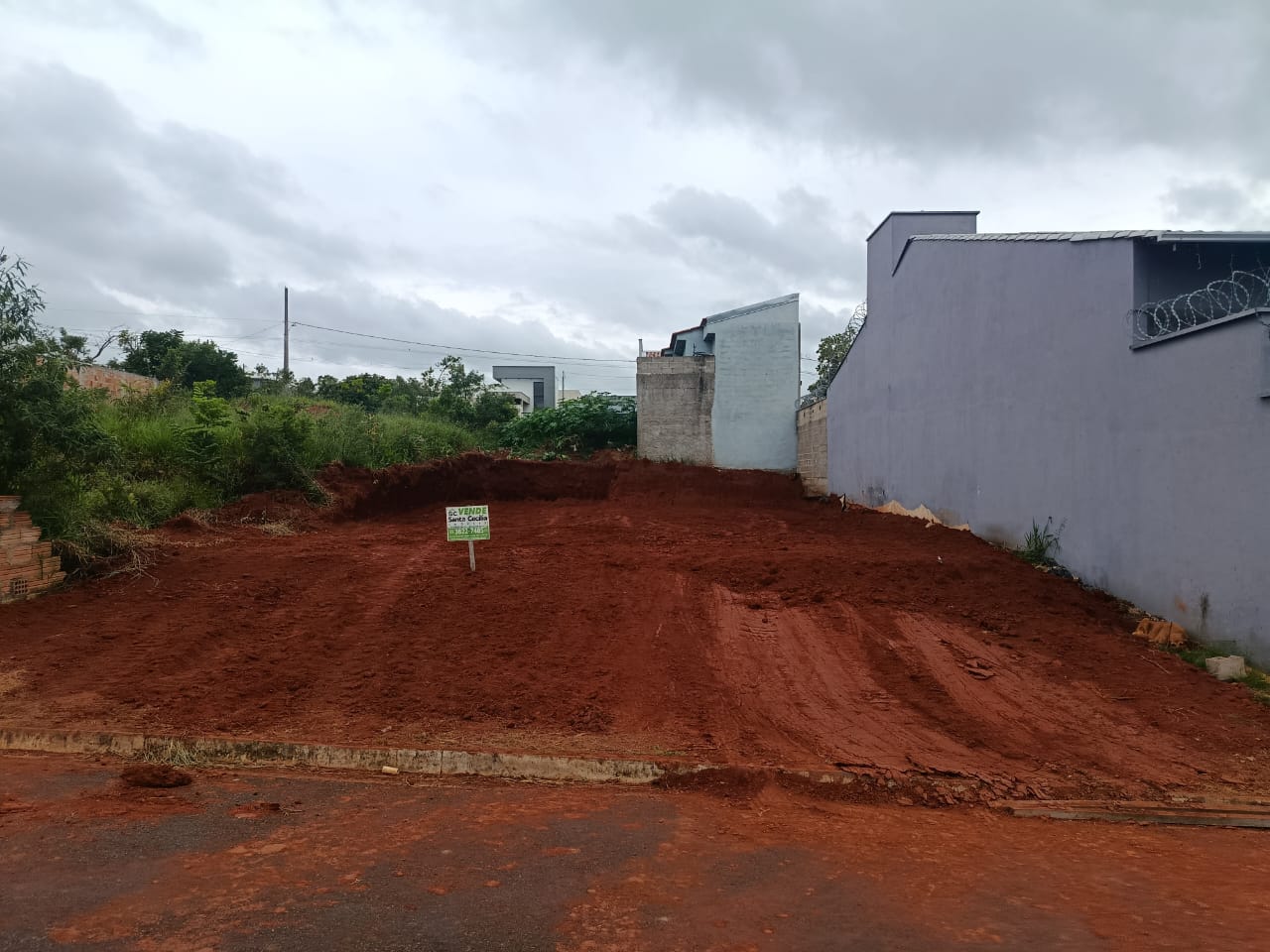 Excelente lote à venda bairro Altavilla Lavras, 300m².Santa Cecília Imóveis