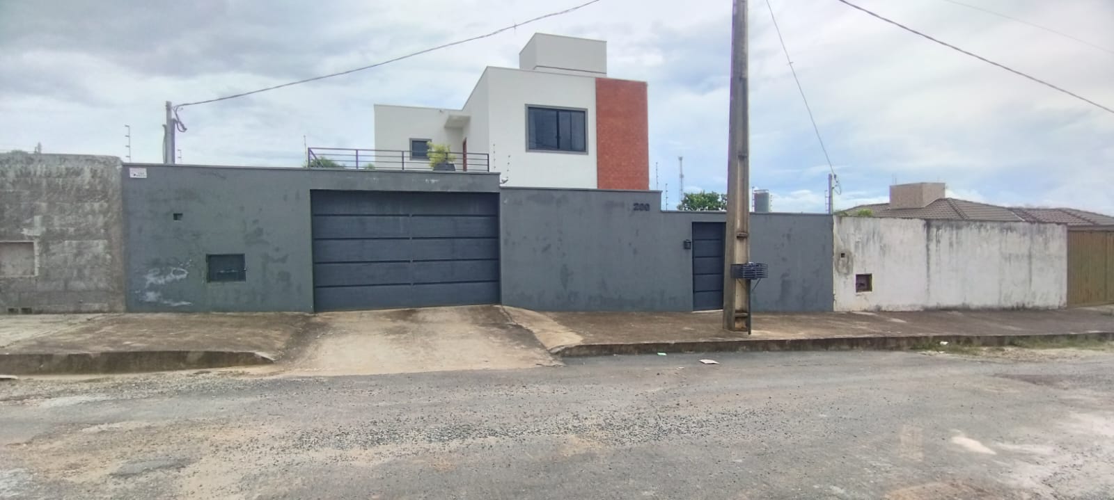 LINDA CASA À VENDA NO SAMÚMASanta Cecília Imóveis