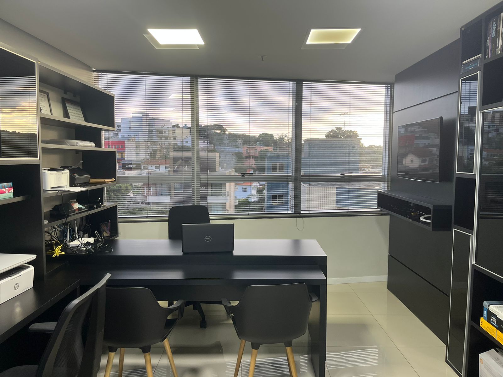 SALA À VENDA NO CENTROSanta Cecília Imóveis