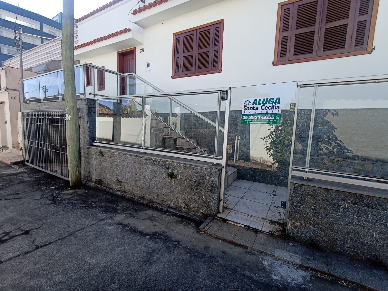 CASA À VENDA NO CENTROSanta Cecília Imóveis