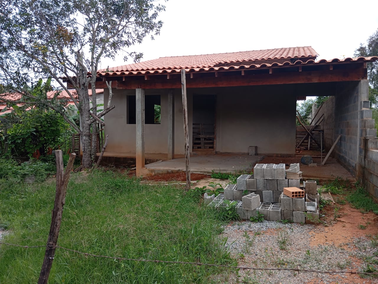 Itirapuan - Casa inacabada à venda - Lote: 1.000m².Santa Cecília Imóveis