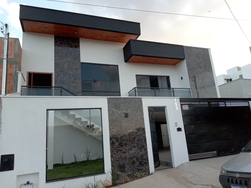 CASA À VENDA NO RESIDENCIAL SANTANASanta Cecília Imóveis
