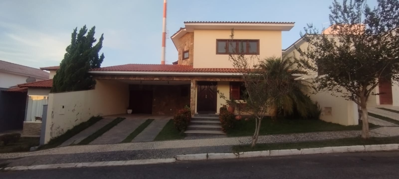 CASA À VENDA NO CONDOMÍNIO PROVÍNCIA DI LUCCASanta Cecília Imóveis