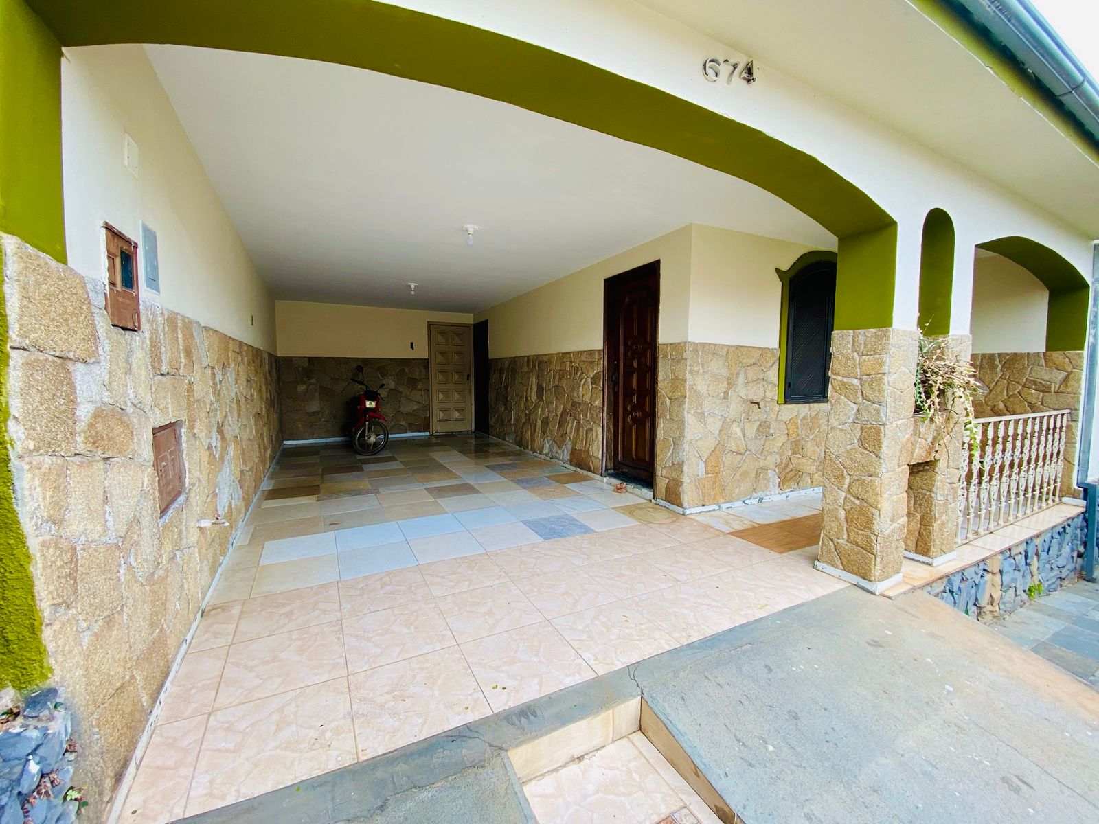 CASA À VENDA NA DELFINO DE SOUZASanta Cecília Imóveis